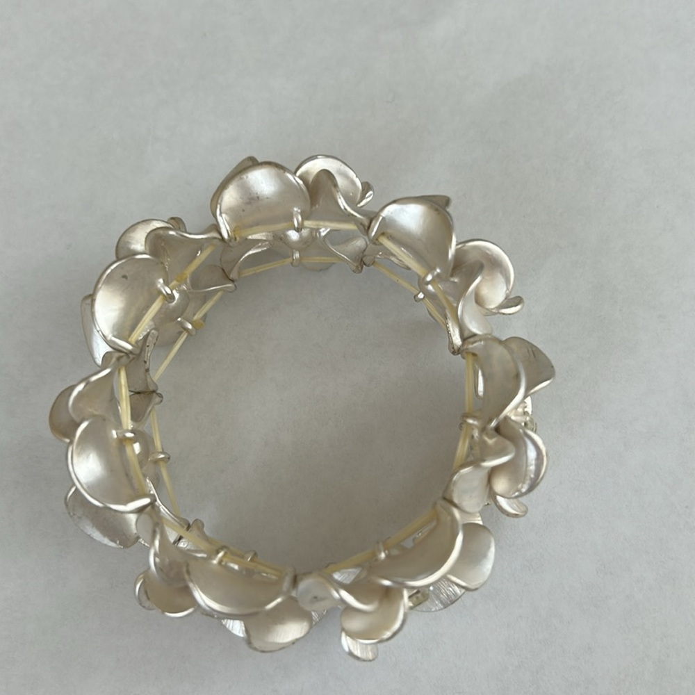 Costume Jewelry Bracelet - Picture 9 of 9